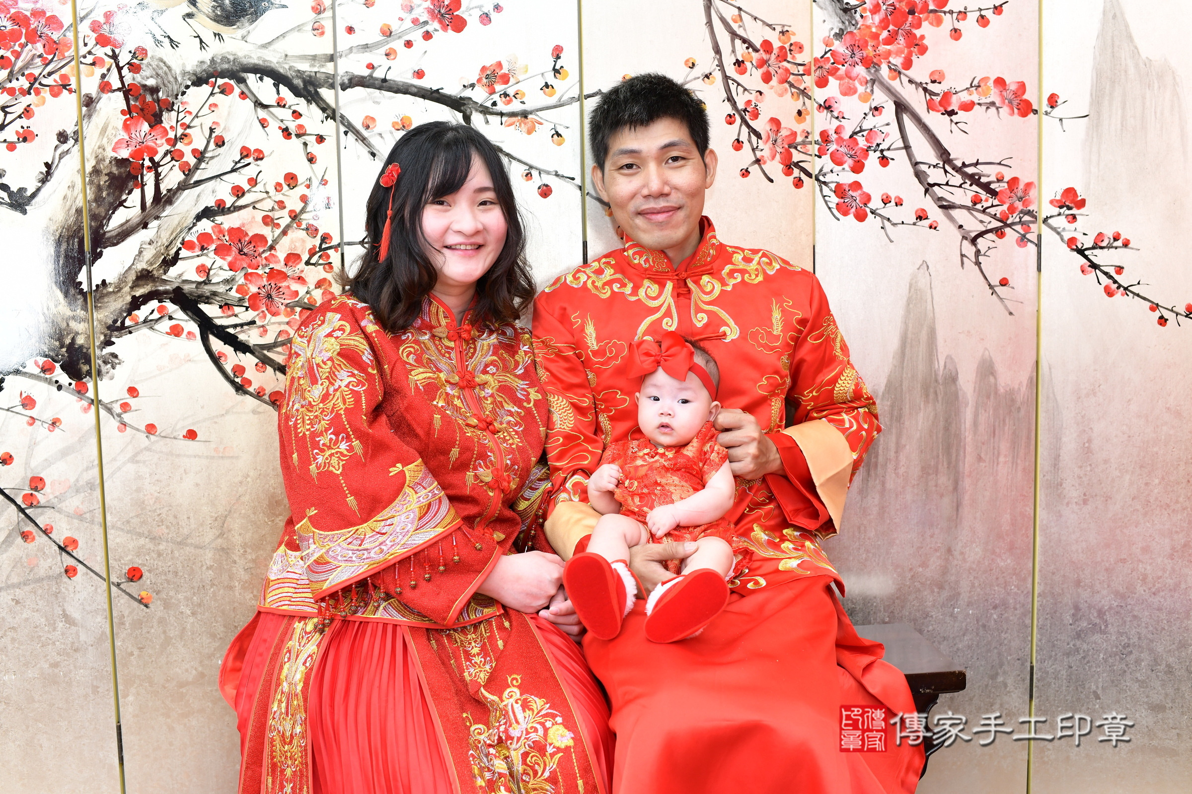 2025-07-26榛榛寶寶收涎，成人與小孩古裝禮服照。地點：傳家「新北店」古禮會場照片集