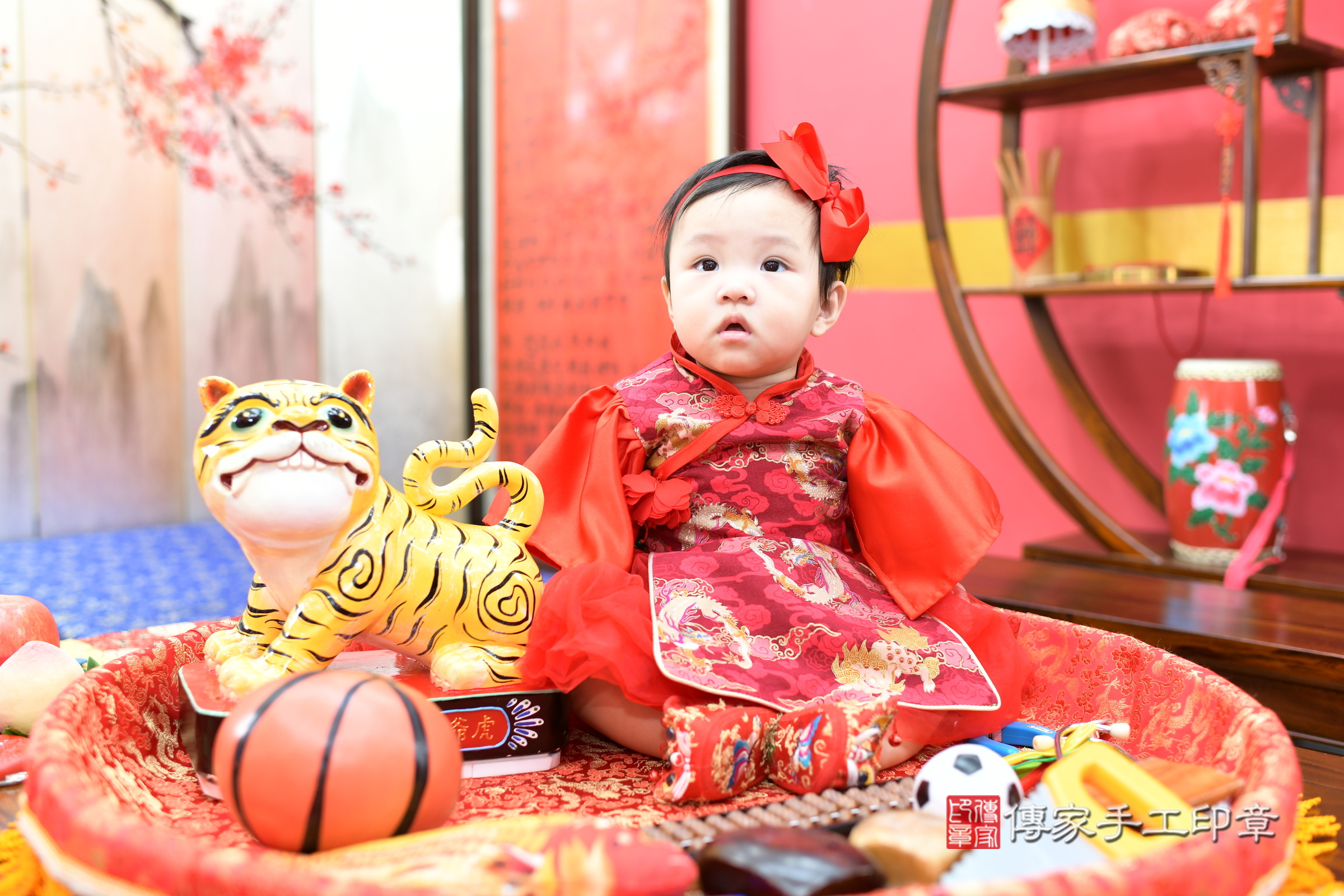 2024-09-22思思寶寶抓周，小孩古裝禮服照。地點：傳家「新北店」古禮會場照片集