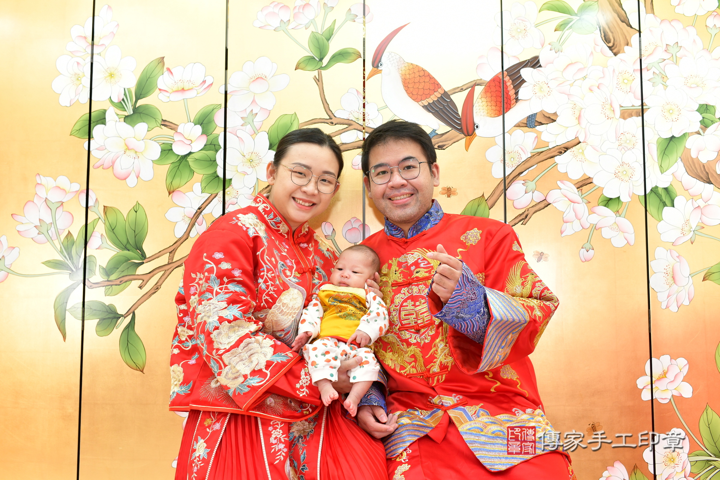 2025-02-15娜娜寶寶剃頭，成人與小孩古裝禮服照。地點：傳家「台中店」古禮會場照片集