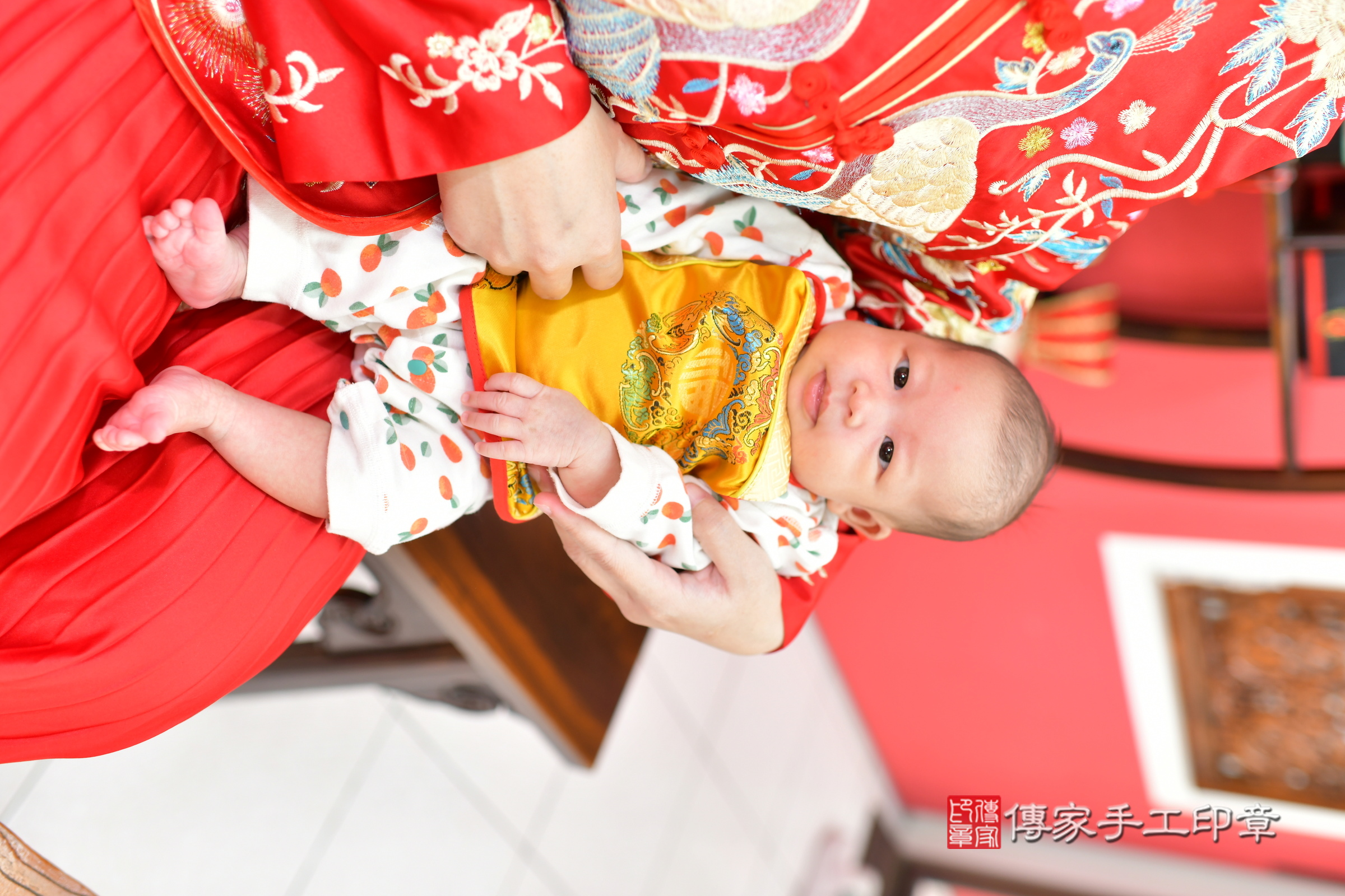 2025-02-15娜娜寶寶剃頭，小孩古裝禮服照。地點：傳家「台中店」古禮會場照片集