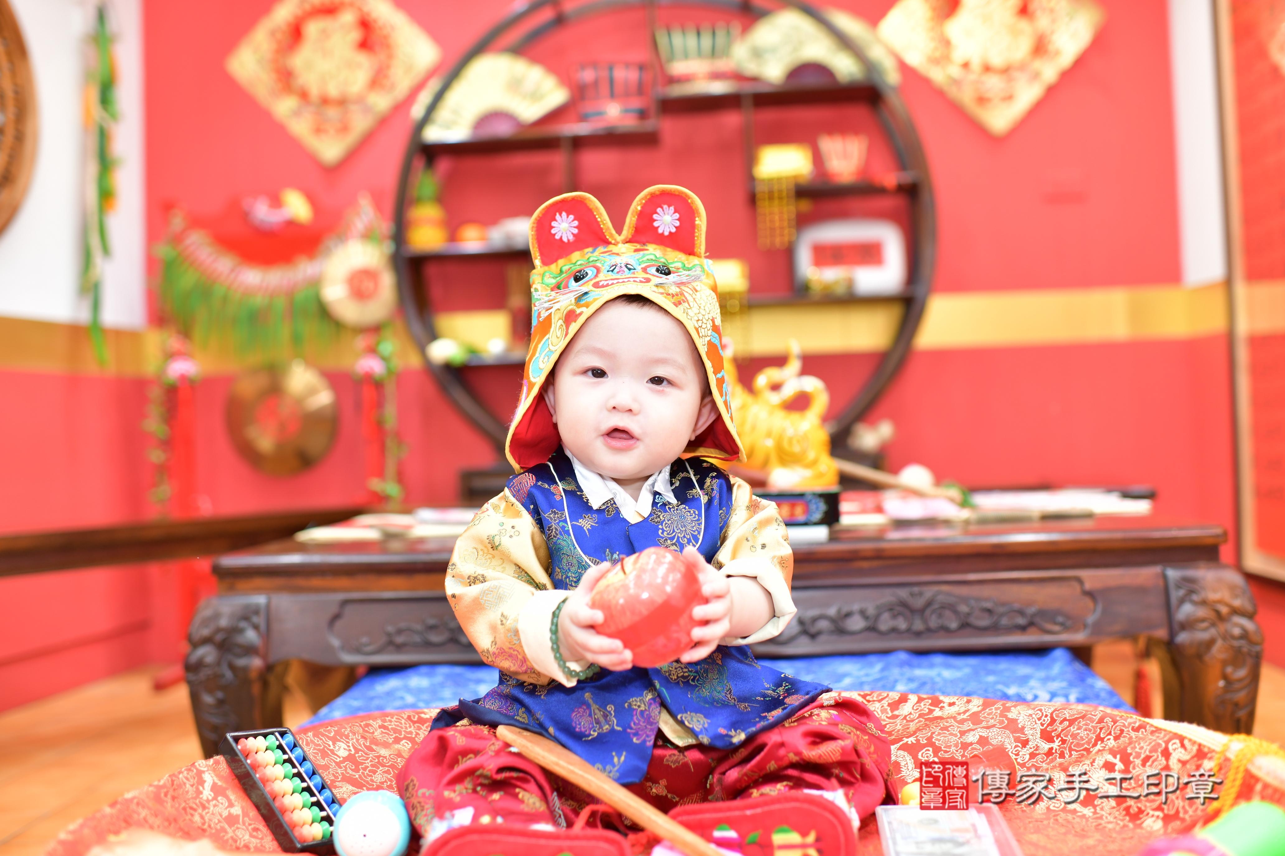 2025-10-02承承寶寶抓周,小孩古裝禮服照。地點:傳家「桃園店」古禮會場照片集