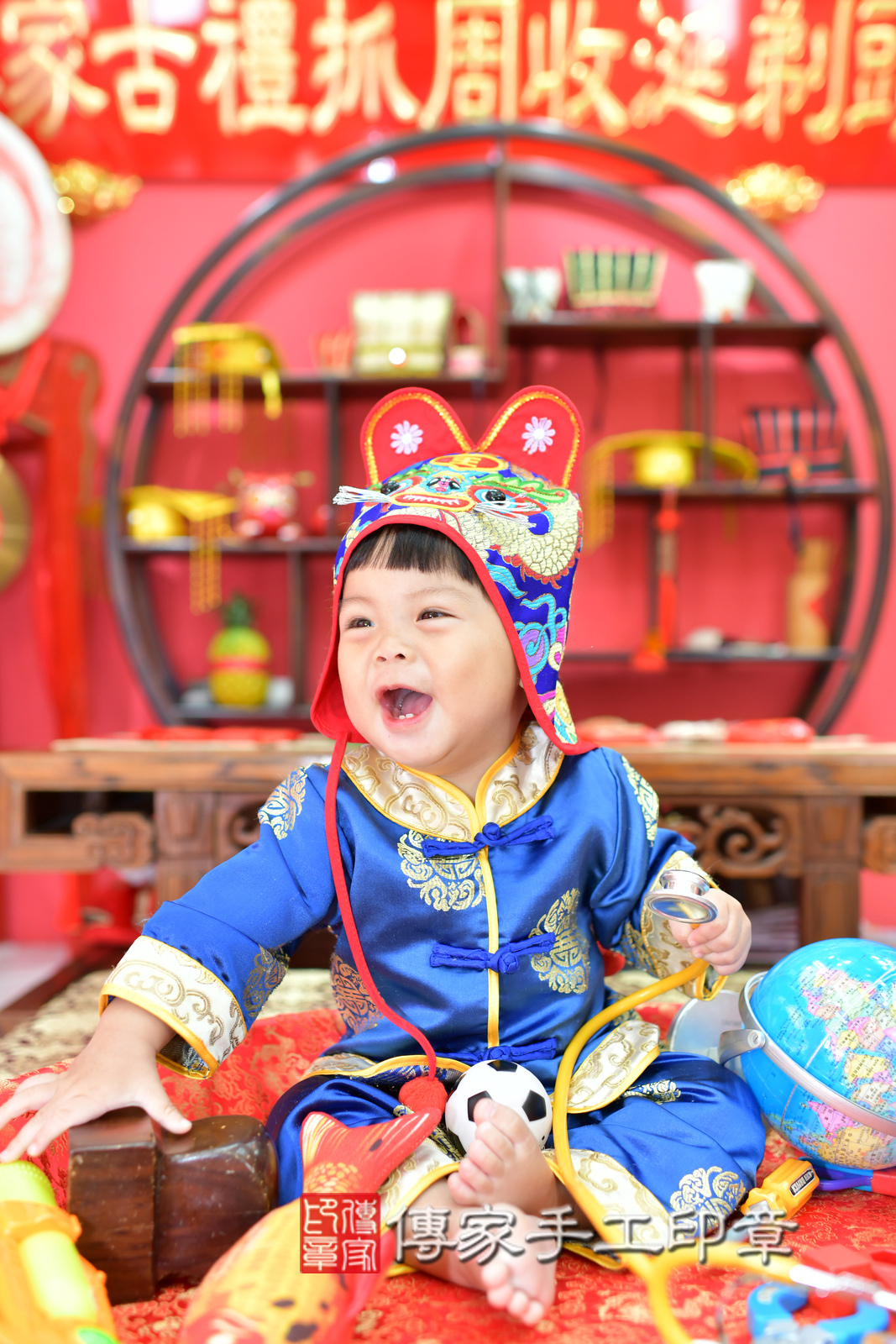 2025-03-02紳紳寶寶抓周，小孩古裝禮服照。地點：傳家「台中店」古禮會場照片集