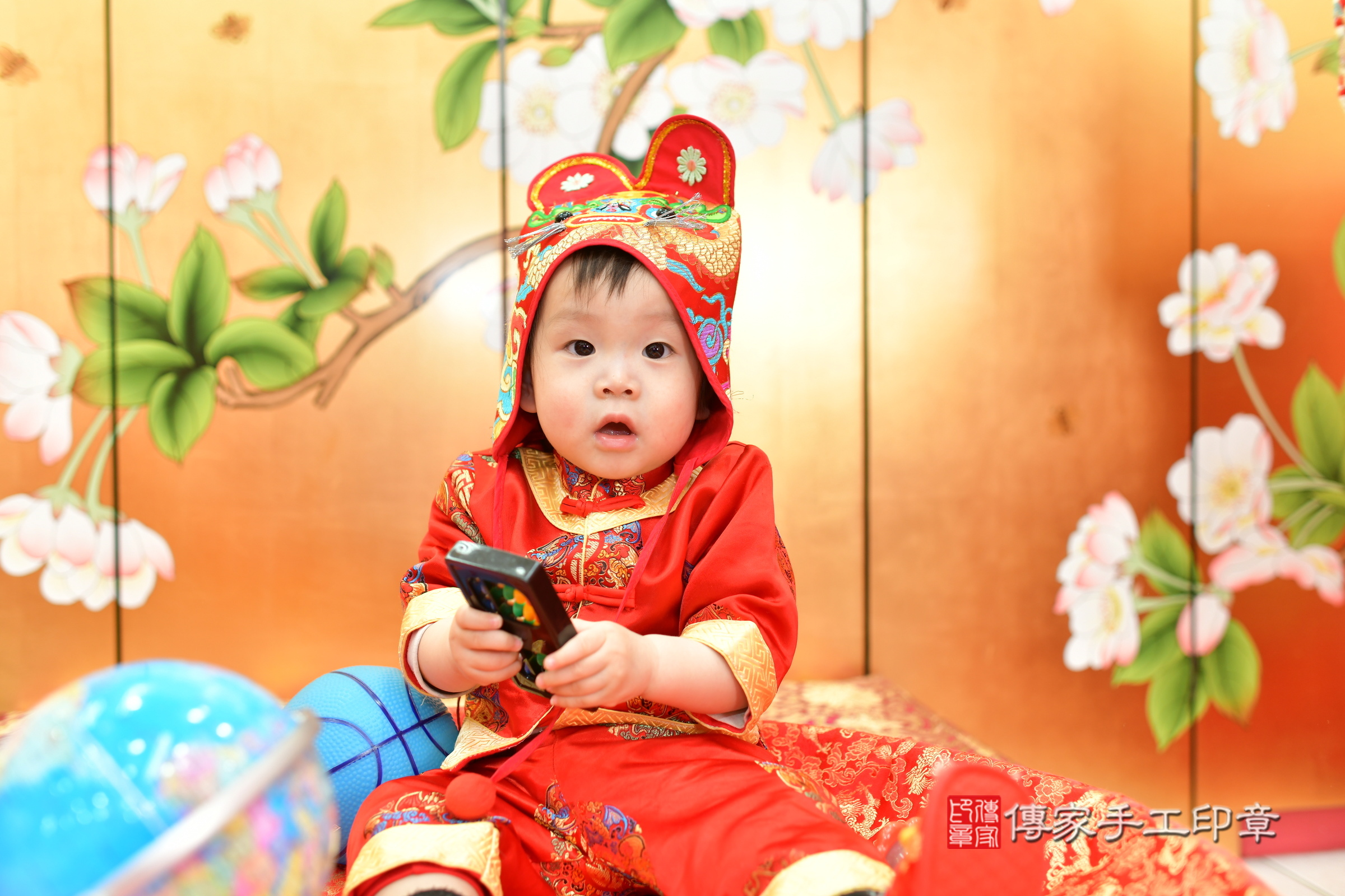 2025-03-22誠誠寶寶抓周，小孩古裝禮服照。地點：傳家「台中店」古禮會場照片集