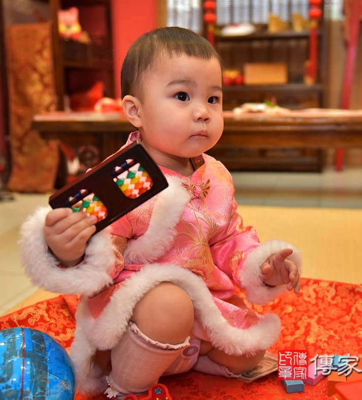 2022-02-13何寶寶抓周,小孩古裝禮服照。地點:傳家「高雄門市店」古禮會場照片集