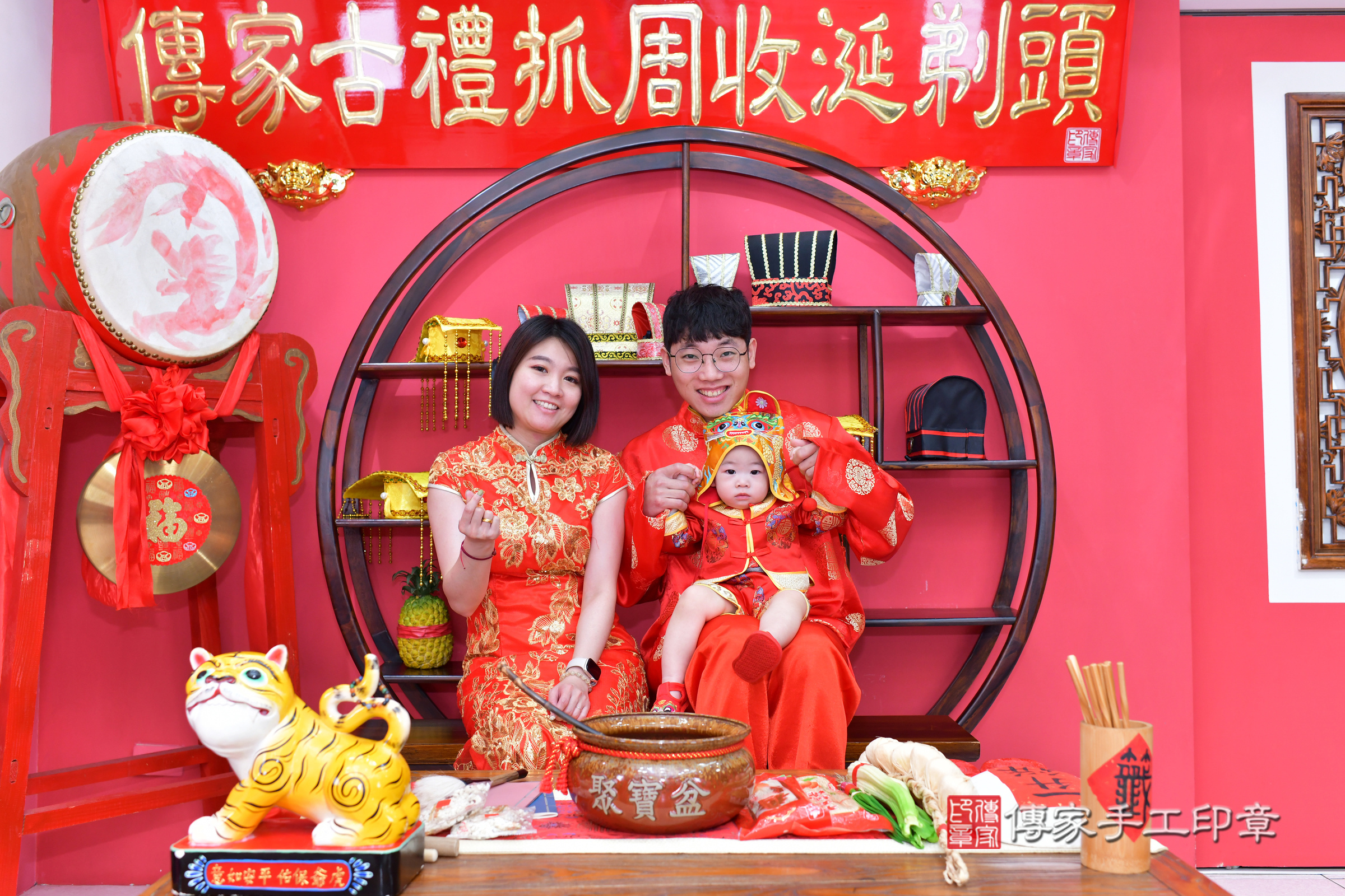 2025-03-23小銘寶寶抓周，成人與小孩古裝禮服照。地點：傳家「台中店」古禮會場照片集