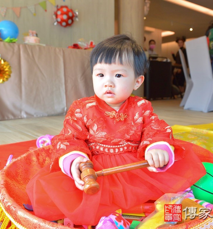 2022-02-21顏寶寶，小孩禮服(女)中式古裝禮服禮照照片集