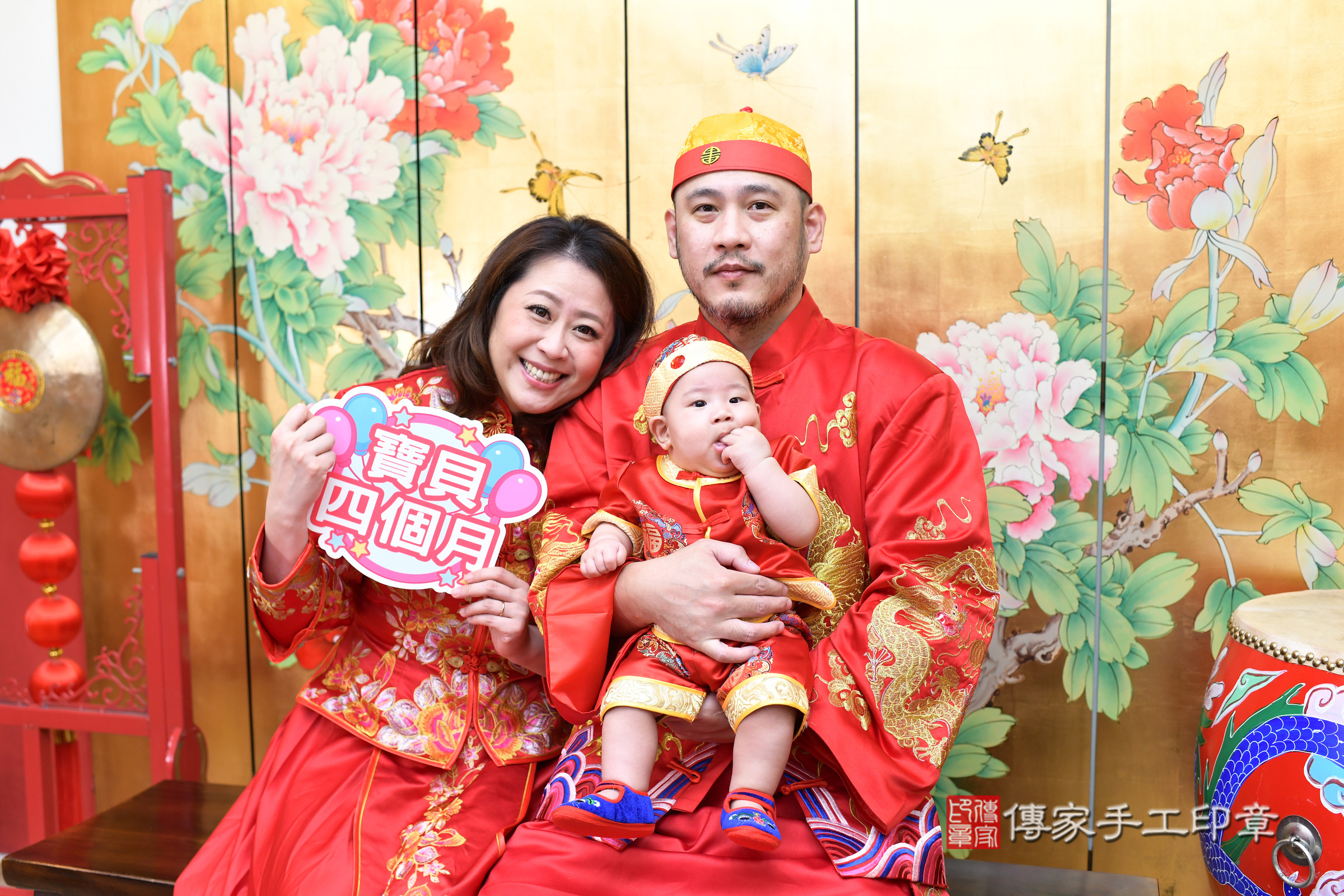 2025-04-12佑佑寶寶收涎，成人與小孩古裝禮服照。地點：傳家「台北店」古禮會場照片集