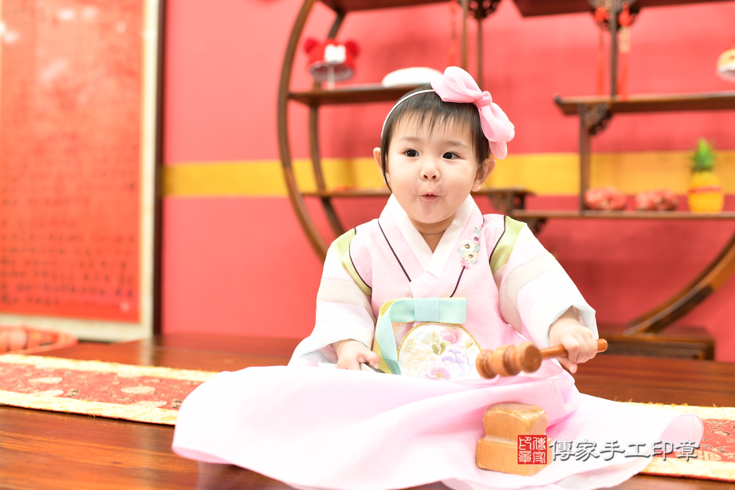 2025-04-20希希寶寶抓周，小孩古裝禮服照。地點：傳家「新北店」古禮會場照片集