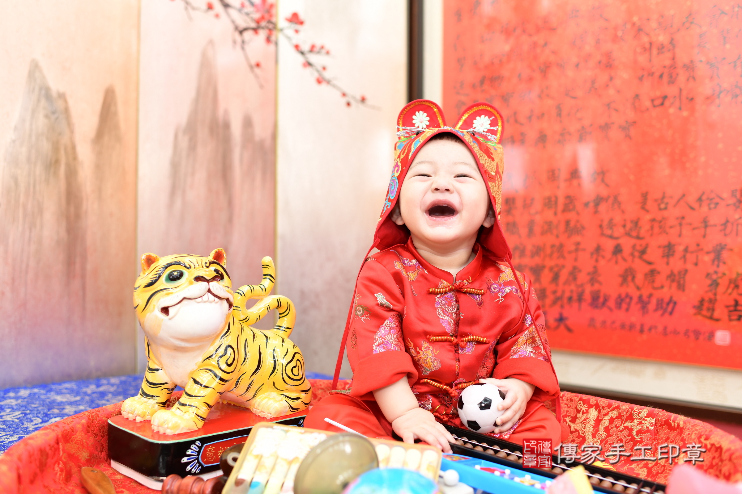 2025-04-24辰辰寶寶抓周，小孩古裝禮服照。地點：傳家「新北店」古禮會場照片集