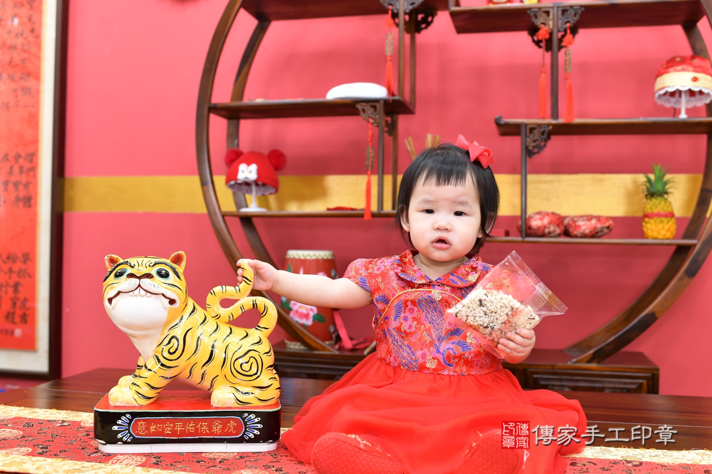 2025-04-30小渝寶寶抓周，小孩古裝禮服照。地點：傳家「新北店」古禮會場照片集