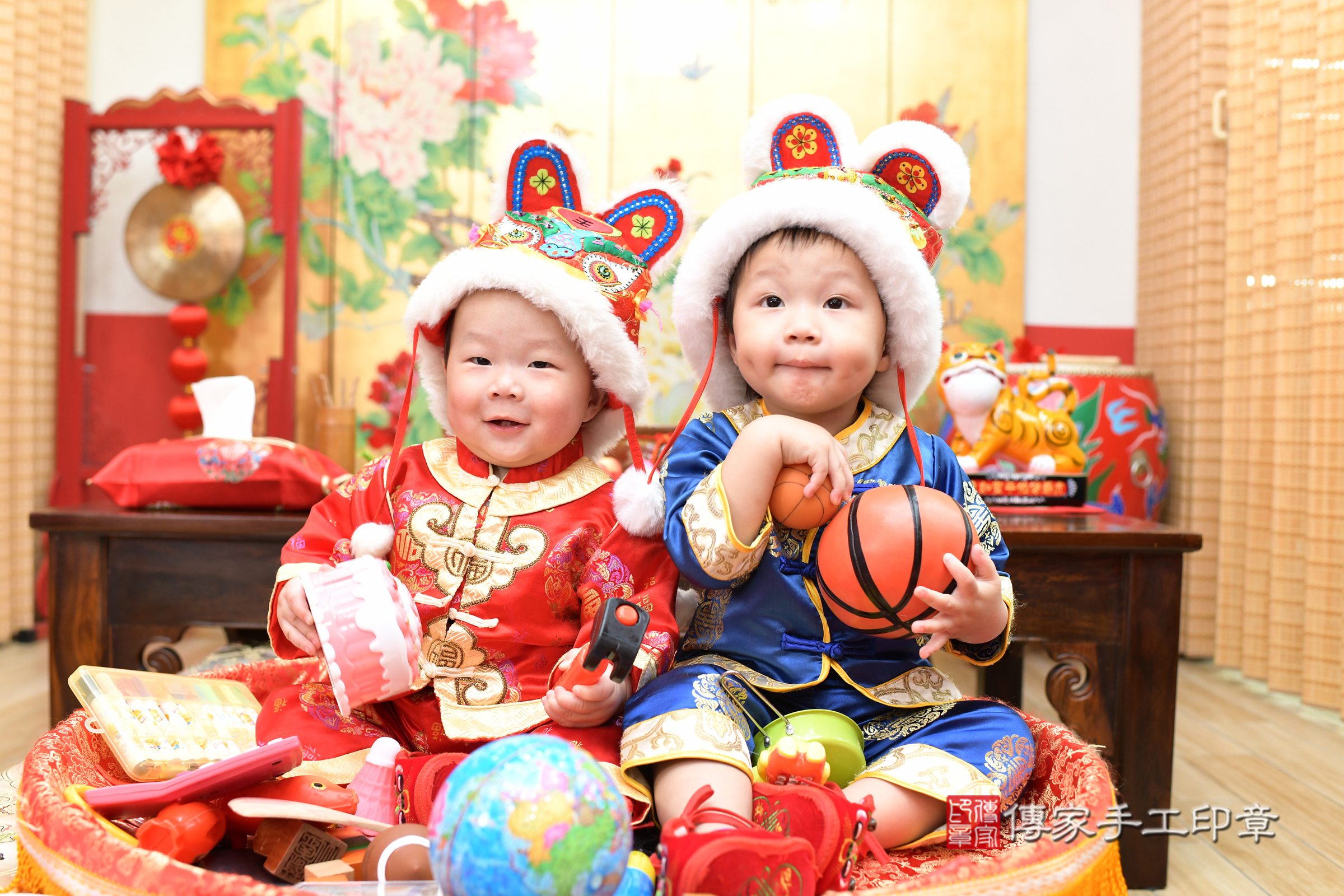 2025-04-20凡凡寶寶抓周，小孩古裝禮服照。地點：傳家「台北店」古禮會場照片集