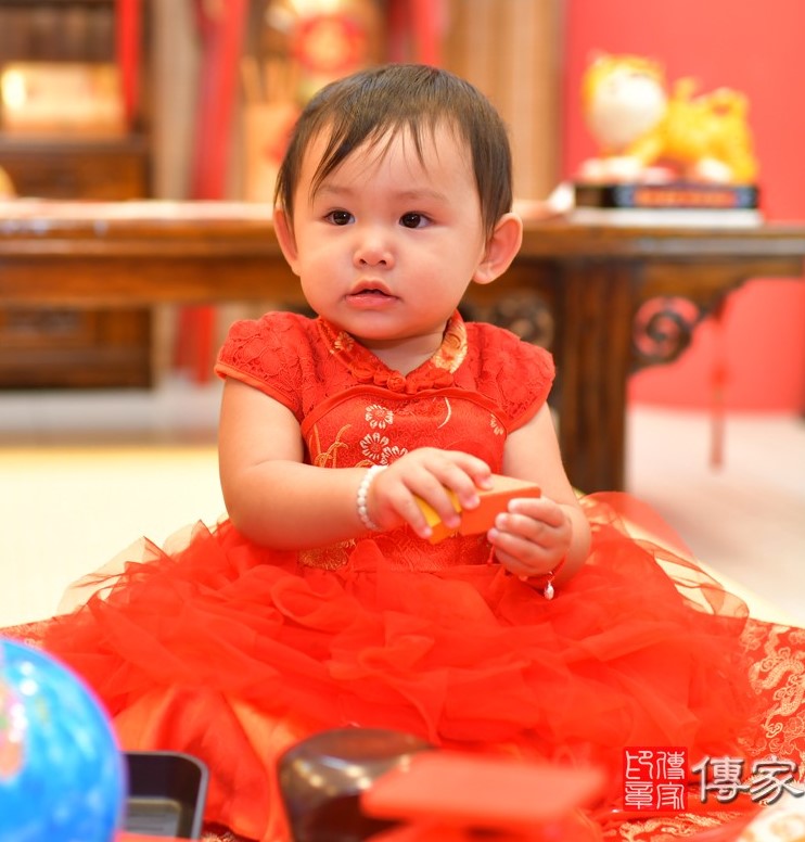 2020-11-04王寶寶，小孩禮服(女)中式古裝禮服禮照照片集