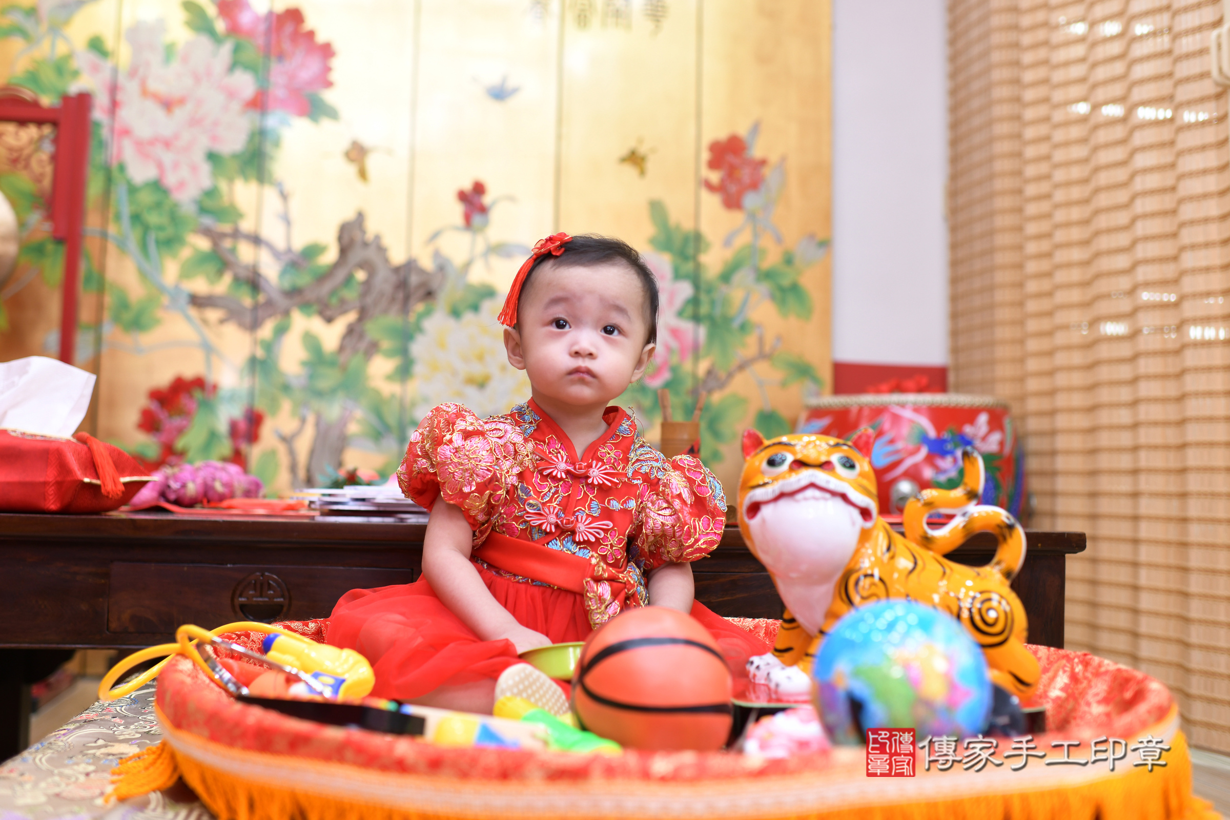 2024-08-31小睎寶寶抓周，小孩古裝禮服照。地點：傳家「台北店」古禮會場照片集