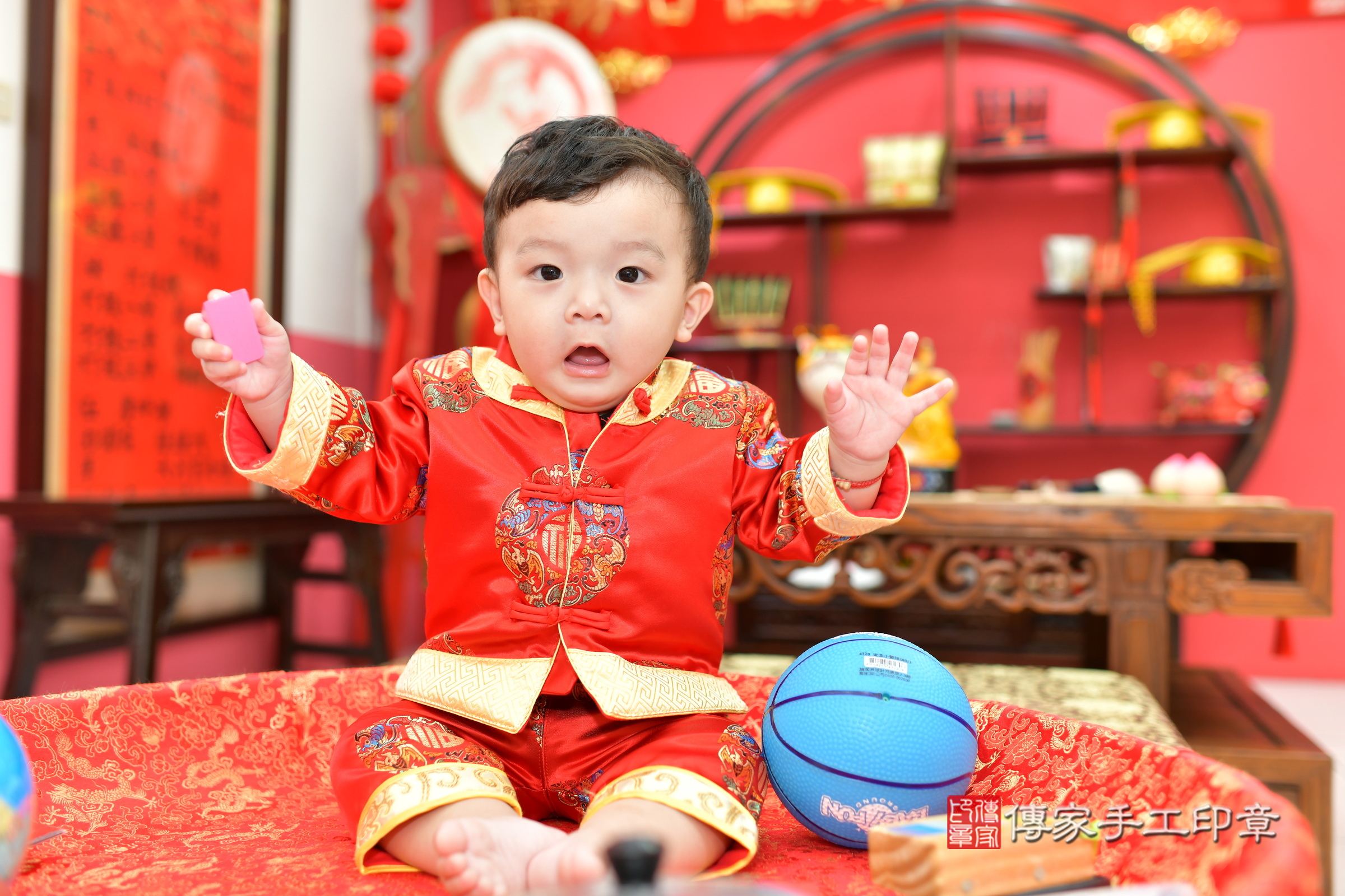 2023-11-30楊寶寶抓周，小孩古裝禮服照。地點：傳家「台中店」古禮會場照片集