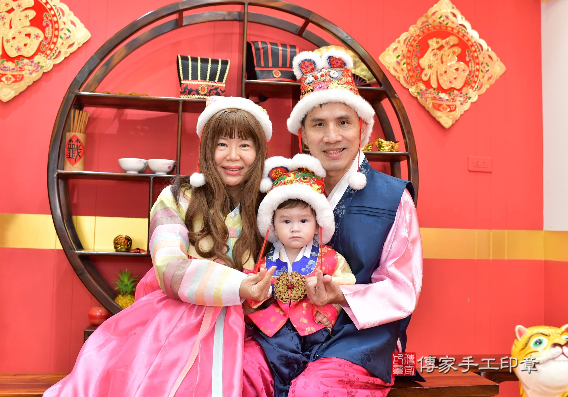 2025-07-26小海寶寶抓周，成人與小孩古裝禮服照。地點：傳家「桃園店」古禮會場照片集