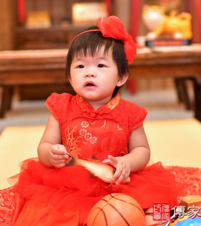 2020-11-01洪寶寶，小孩禮服(女)中式古裝禮服禮照照片集