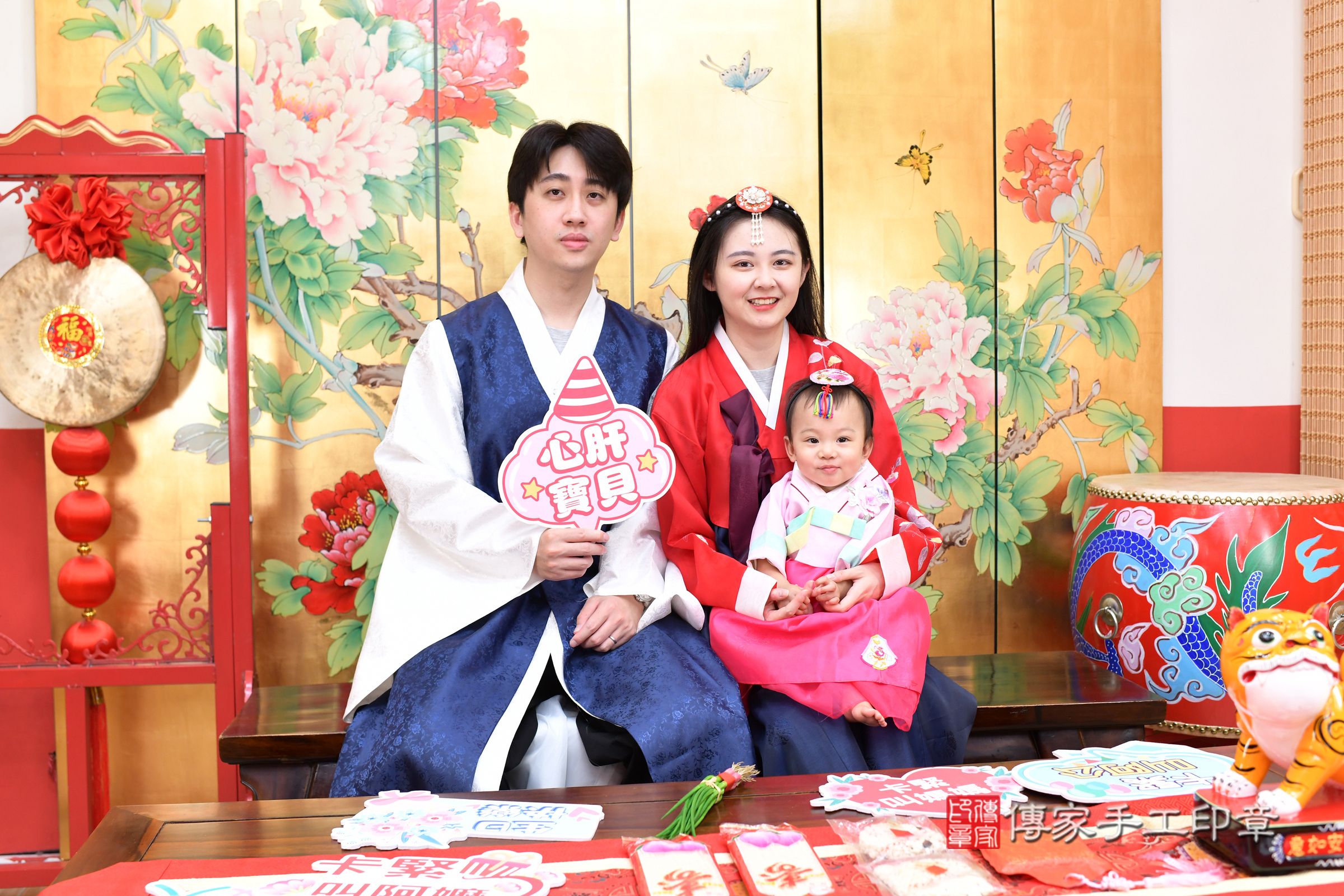 2025-06-22妘妘寶寶抓周，成人與小孩古裝禮服照。地點：傳家「台北店」古禮會場照片集