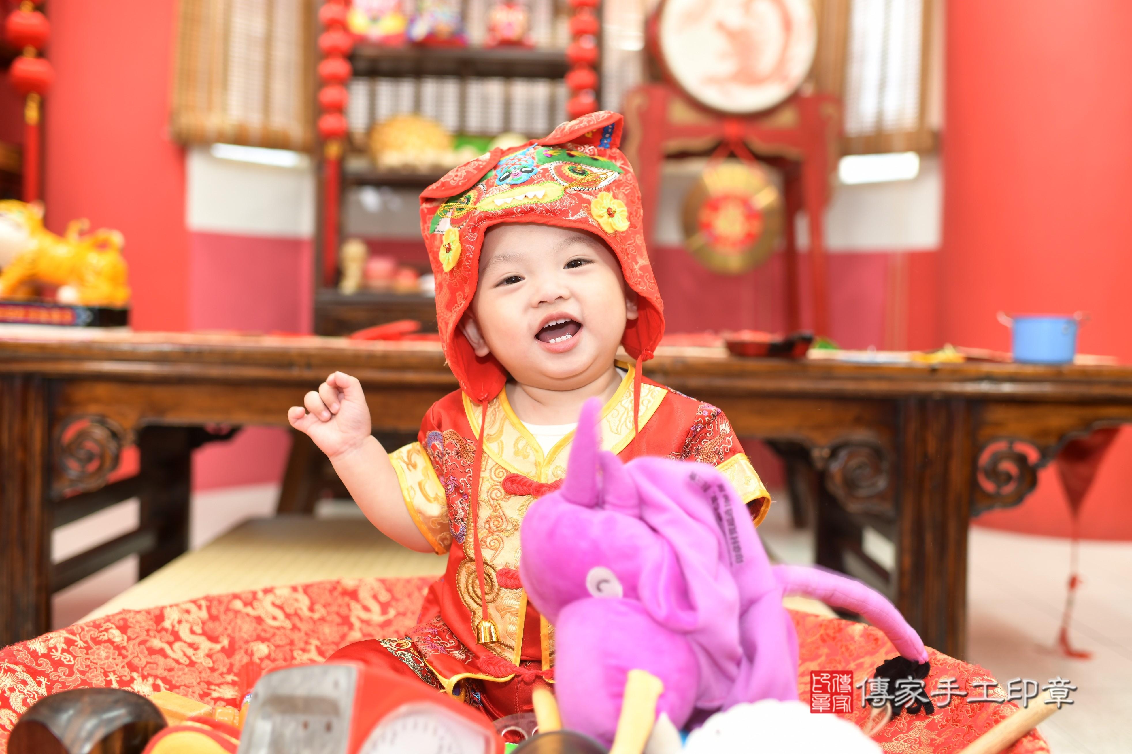2025-05-07煦煦寶貝抓周，小孩古裝禮服照。地點：傳家「高雄店」古禮會場	照片集