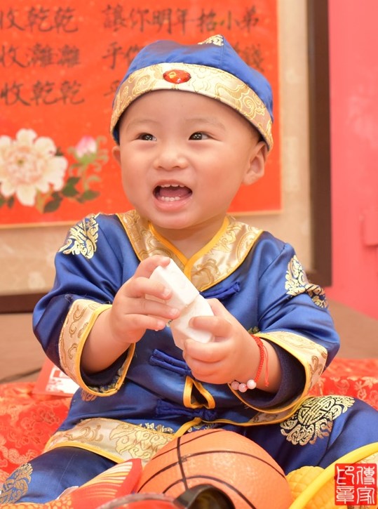 2021-04-30林寶寶，小孩禮服(男)中式古裝禮服禮照照片集