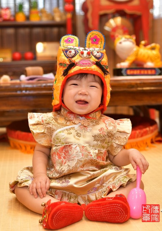 2020-12-13康寶寶，小孩禮服(女)中式古裝禮服禮照照片集