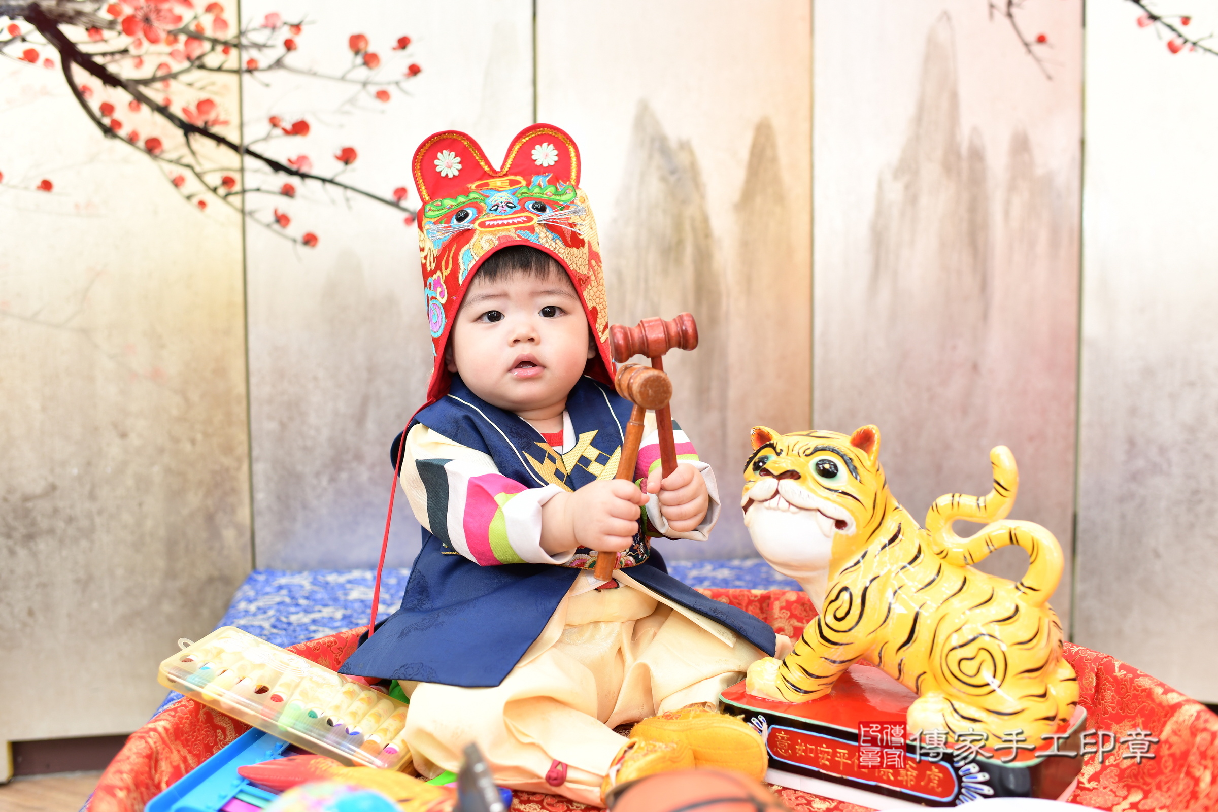 2025-05-25小曦寶寶抓周，小孩古裝禮服照。地點：傳家「新北店」古禮會場照片集