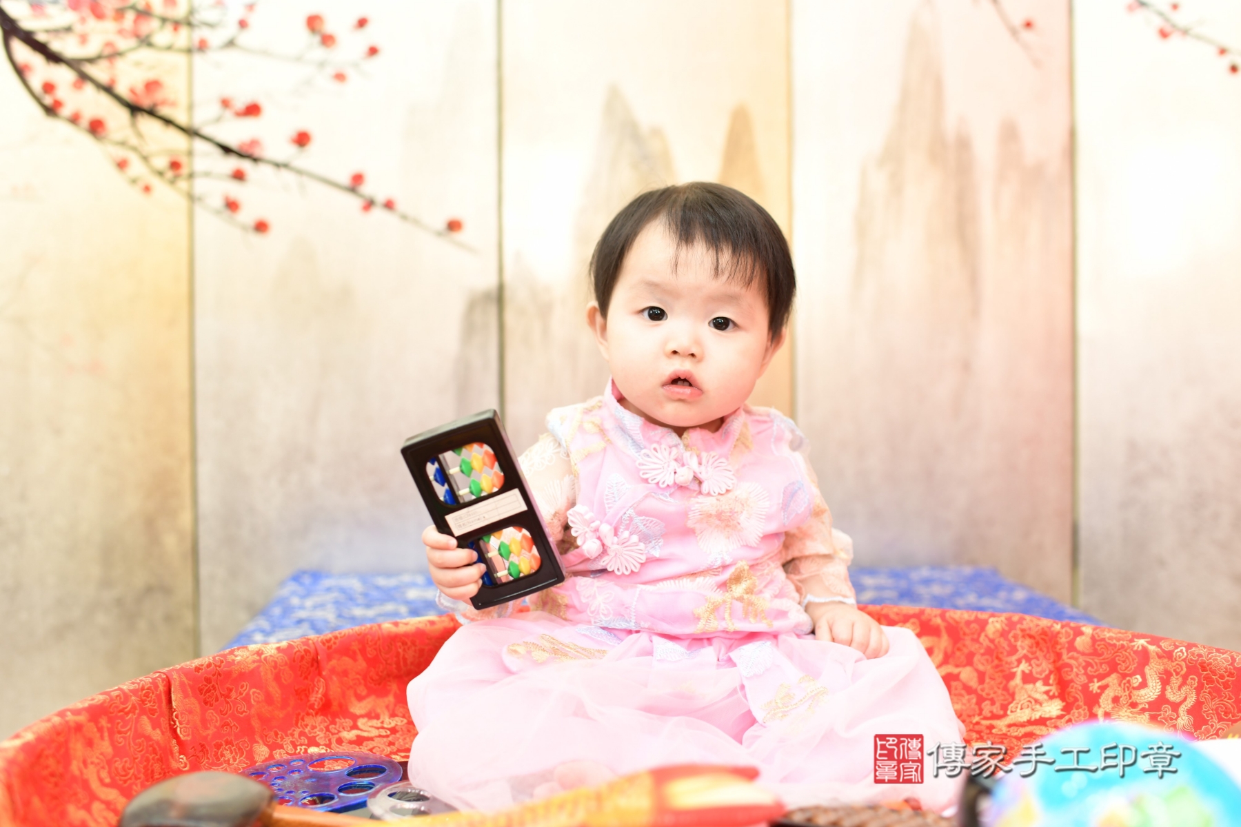 2026-01-09小昀寶貝抓周，小孩古裝禮服照。地點：傳家「新北店」古禮會場照片集