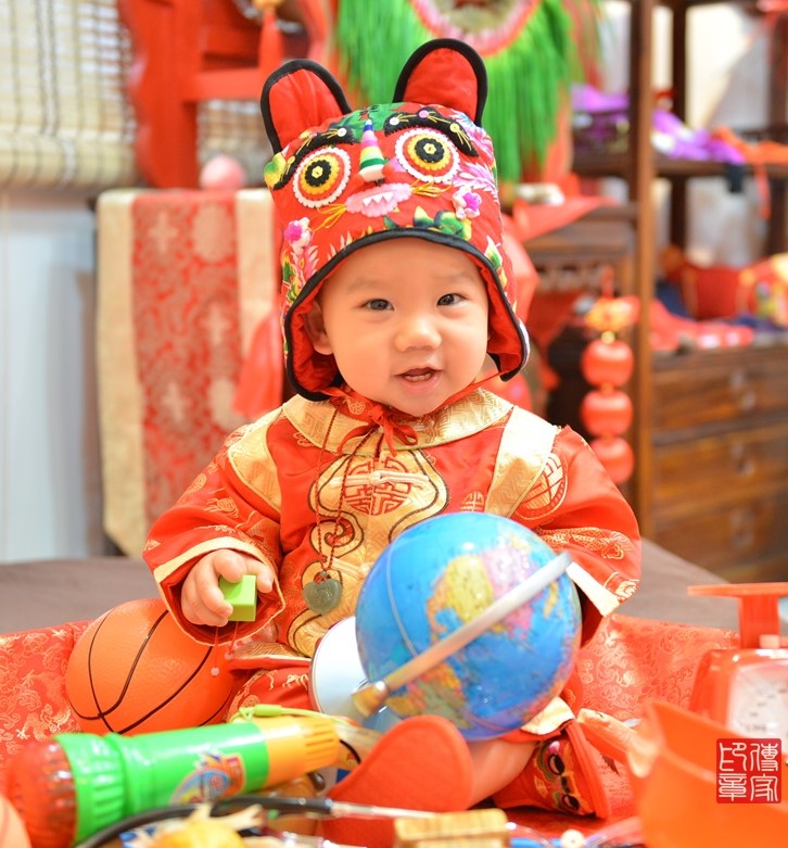 2020-03-01溫寶寶，小孩禮服(男)中式古裝禮服禮照照片集