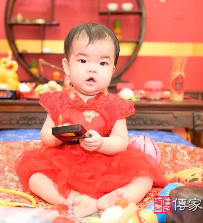 2021-04-23許寶寶，小孩禮服(女)中式古裝禮服禮照照片集