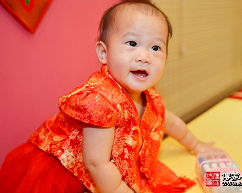 2020-02-28張寶寶，小孩禮服(女)中式古裝禮服禮照照片集