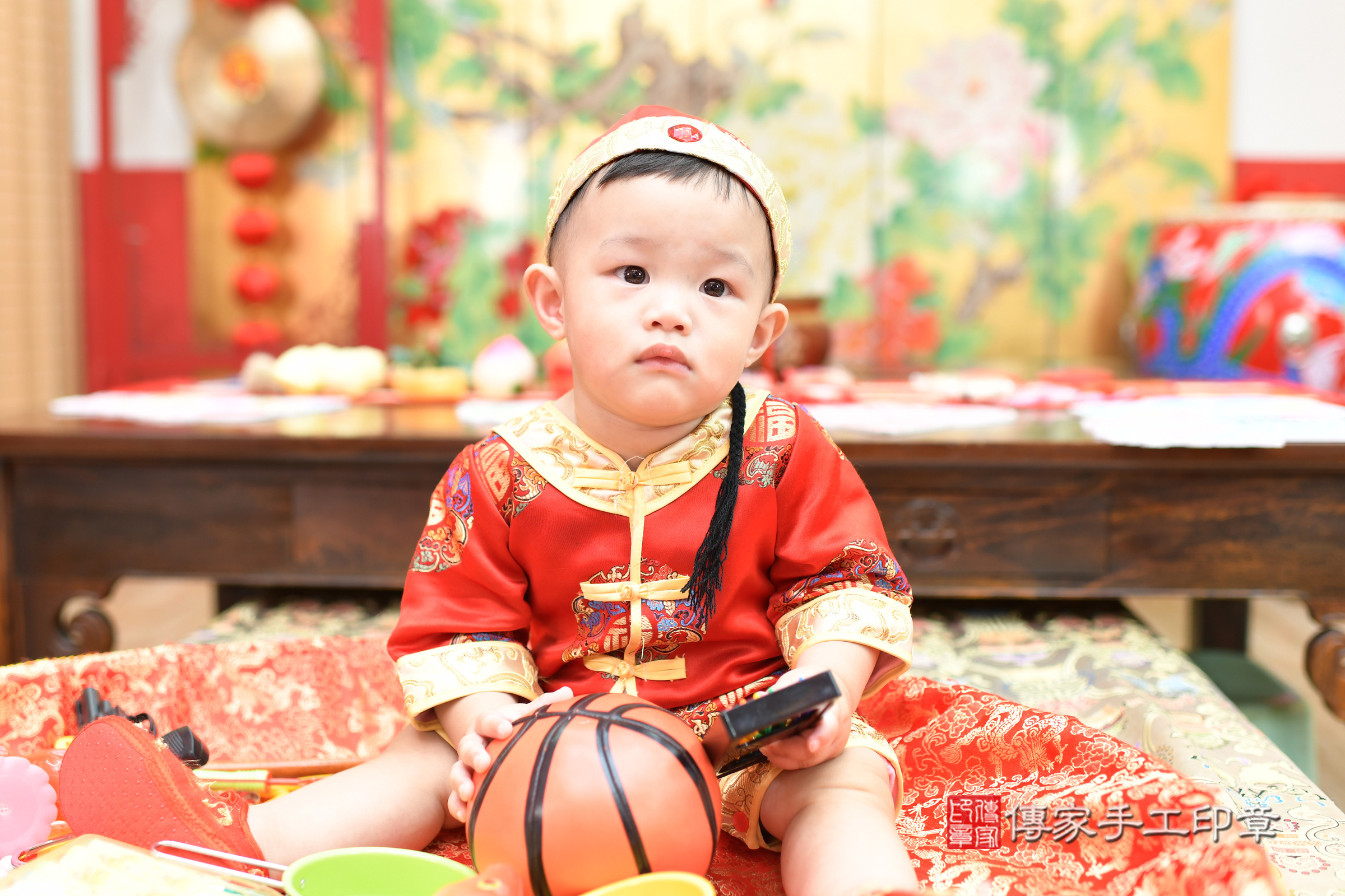 2025-05-17小旭寶寶抓周，小孩古裝禮服照。地點：傳家「台北店」古禮會場照片集