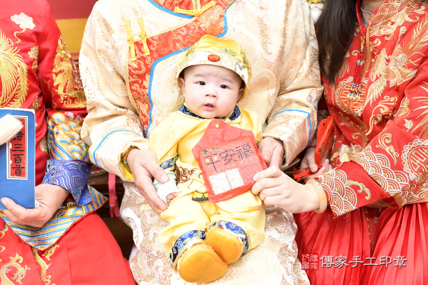 2026-01-23小証寶寶收涎，小孩古裝禮服照。地點：傳家「台北店」古禮會場照片集