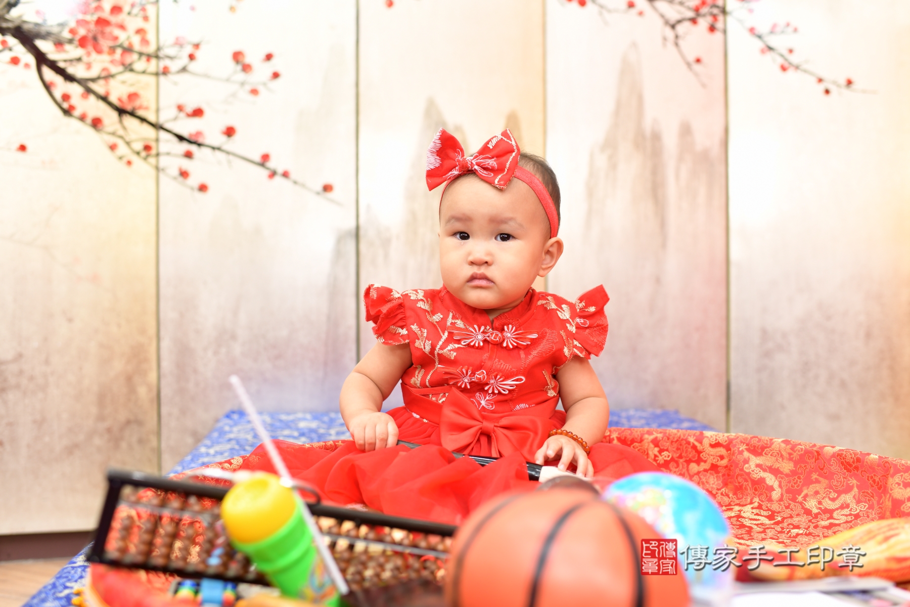 2026-01-11雯雯寶貝抓周，小孩古裝禮服照。地點：傳家「台北店」古禮會場照片集