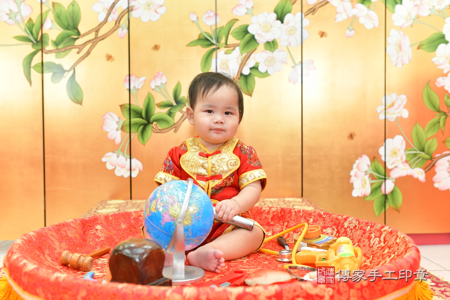 2026-01-11暟暟寶貝抓周，小孩古裝禮服照。地點：傳家「台中店」古禮會場照片集