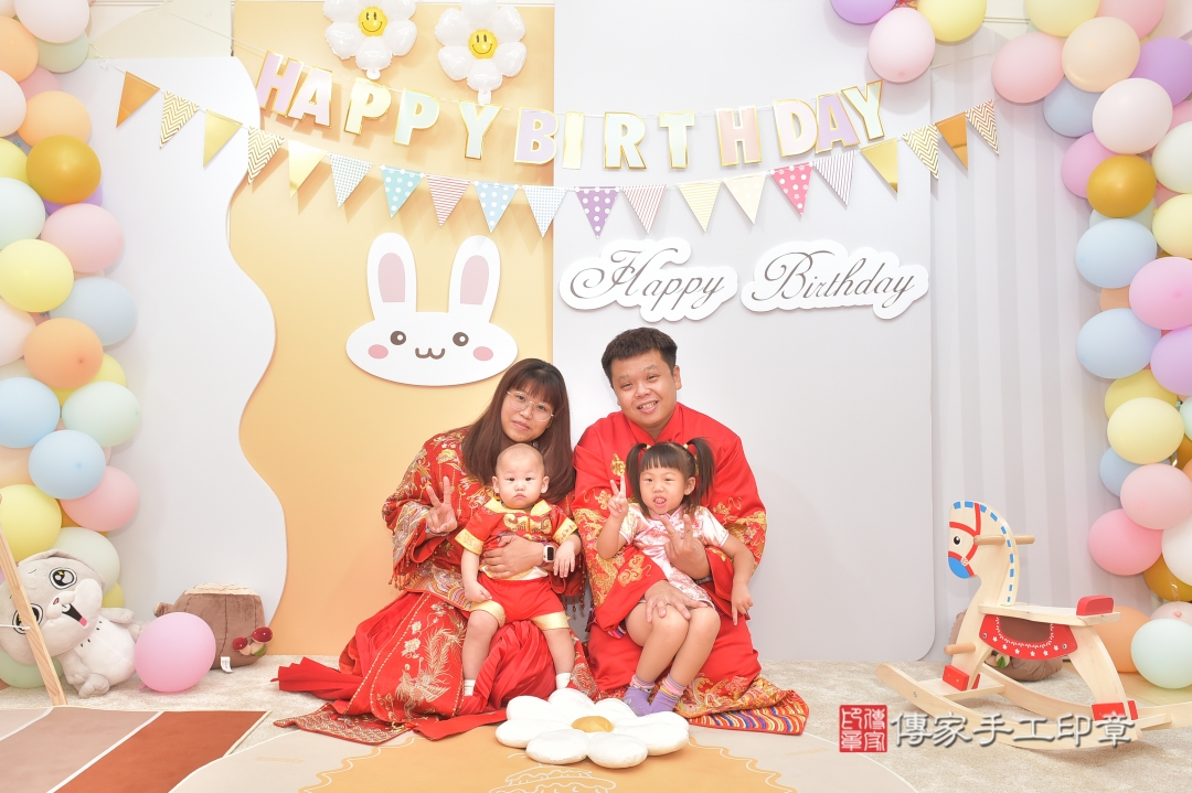 2025-11-11翔翔寶貝抓周，成人與小孩古裝禮服照。地點：傳家「台中店」古禮會場照片集