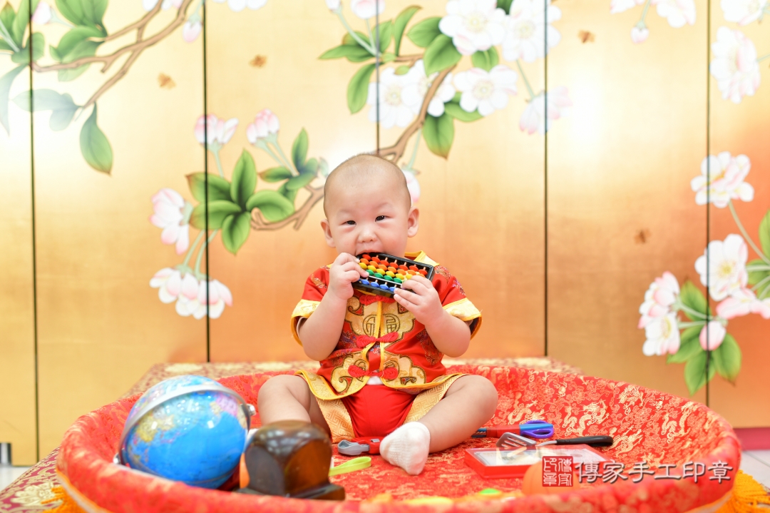 2025-11-11翔翔寶貝抓周，小孩古裝禮服照。地點：傳家「台中店」古禮會場照片集