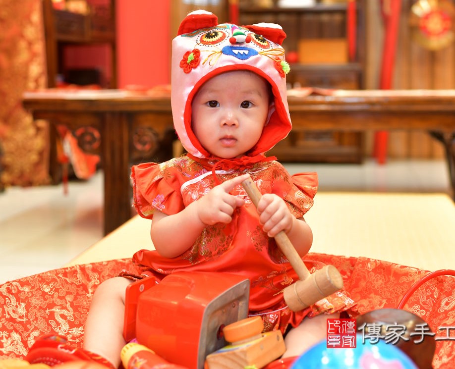 2021-10-16莊寶寶，小孩禮服(女)中式古裝禮服禮照照片集