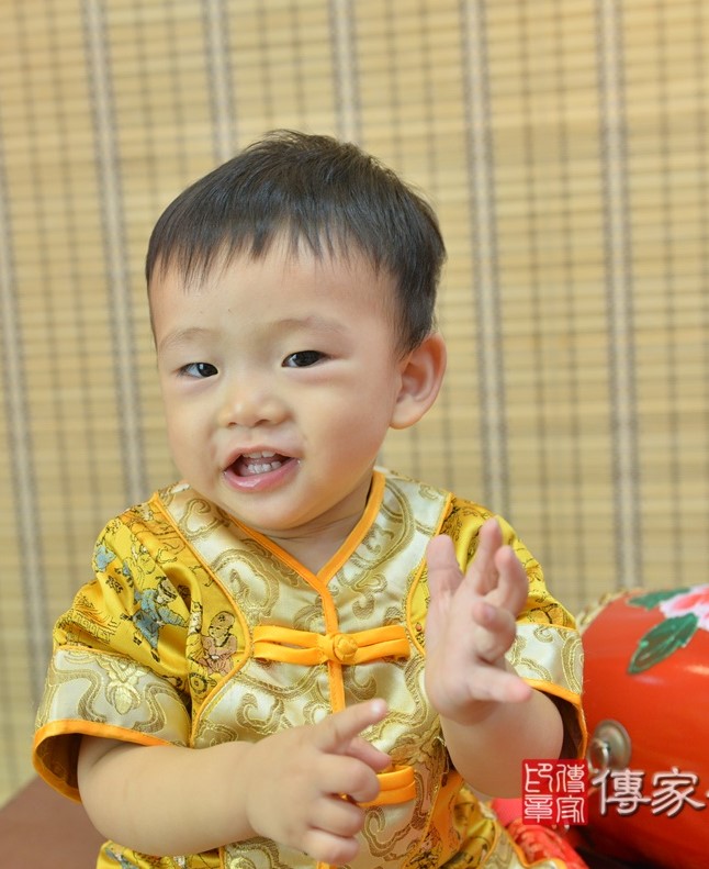 2020-08-02張寶寶，小孩禮服(男)中式古裝禮服禮照照片集