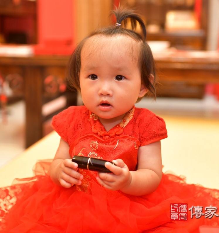 2020-08-01張寶寶，小孩禮服(女)中式古裝禮服禮照照片集
