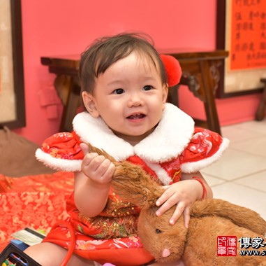 2022-02-22顏寶寶，小孩禮服(女)中式古裝禮服禮照照片集