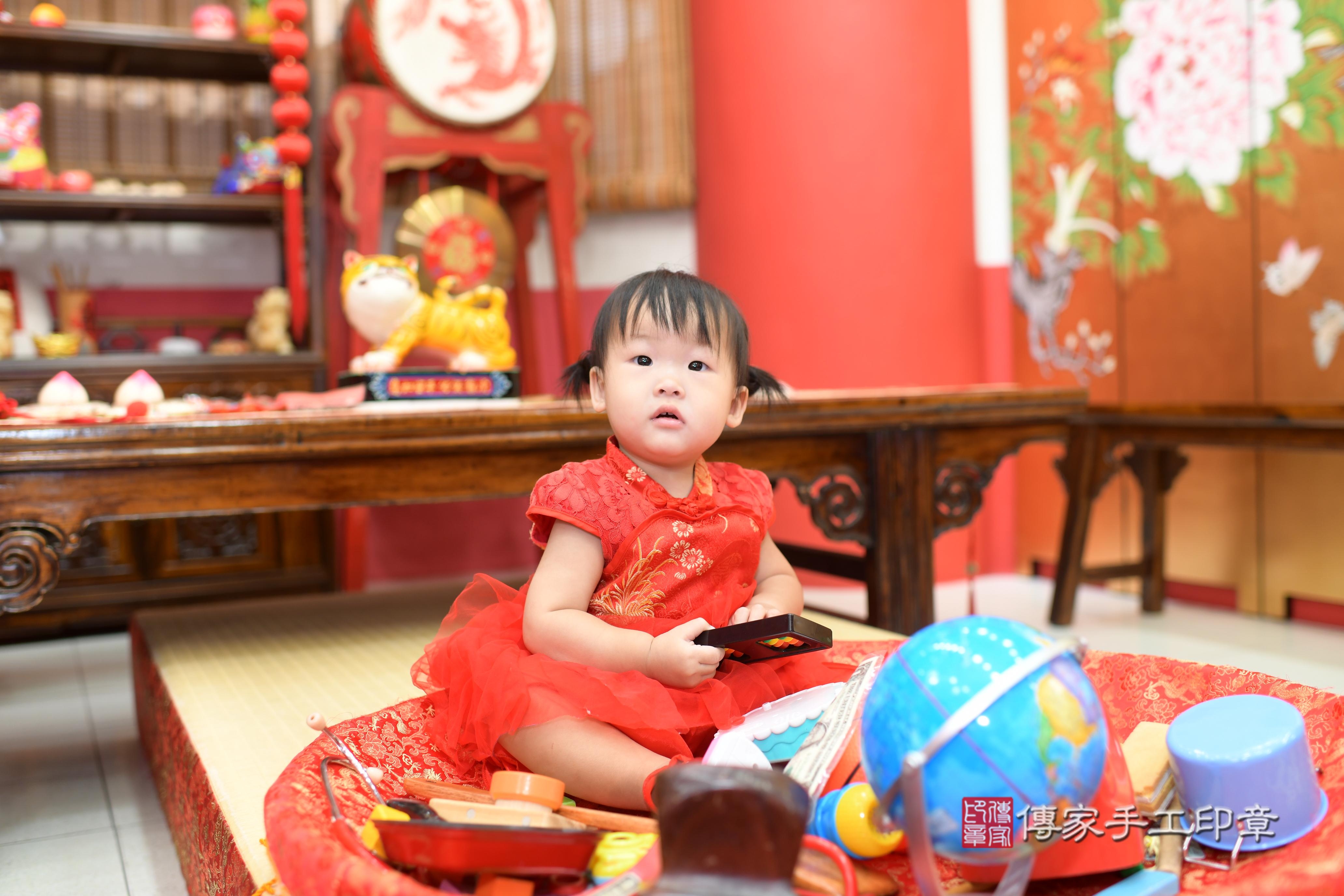 2023-11-12莊寶寶抓周,小孩古裝禮服照。地點:傳家「高雄門市店」古禮會場照片集
