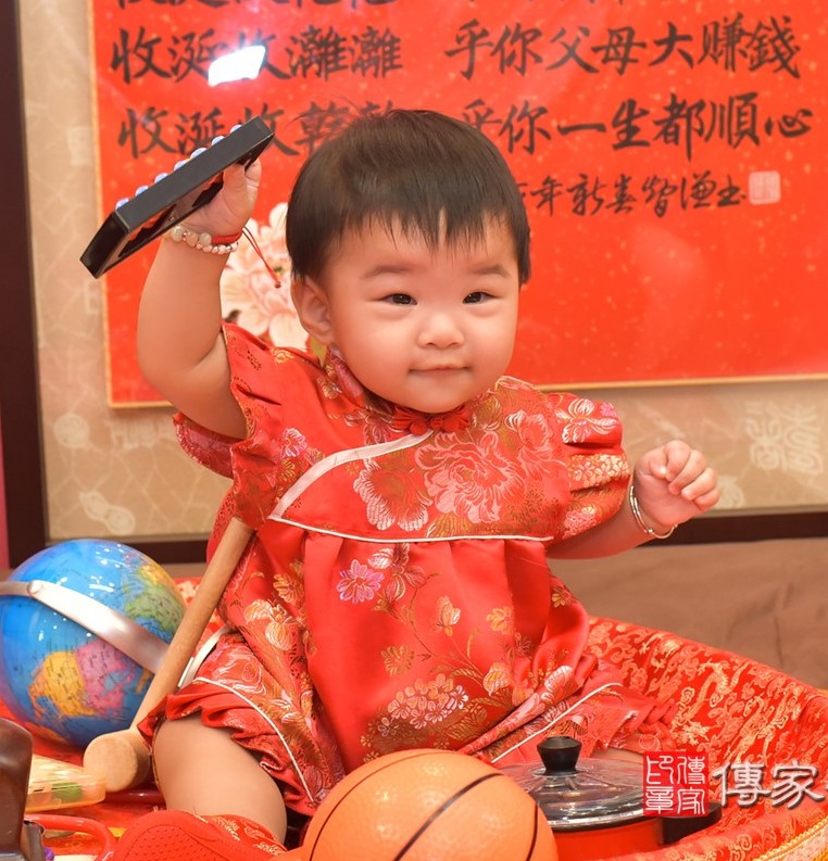 2020-07-26謝寶寶，小孩禮服(女)中式古裝禮服禮照照片集