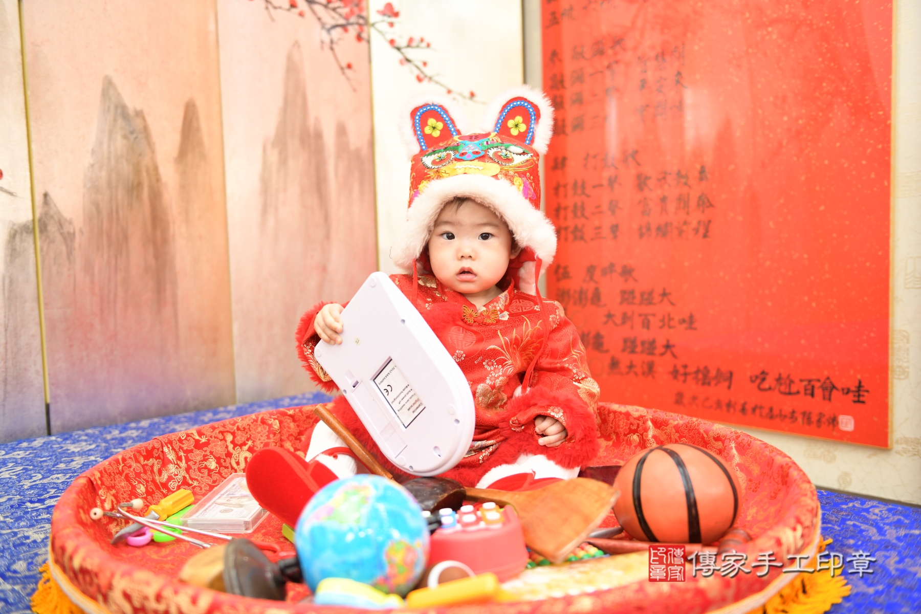 2026-02-10晴晴寶貝抓周，小孩古裝禮服照。地點：傳家「台北店」古禮會場照片集