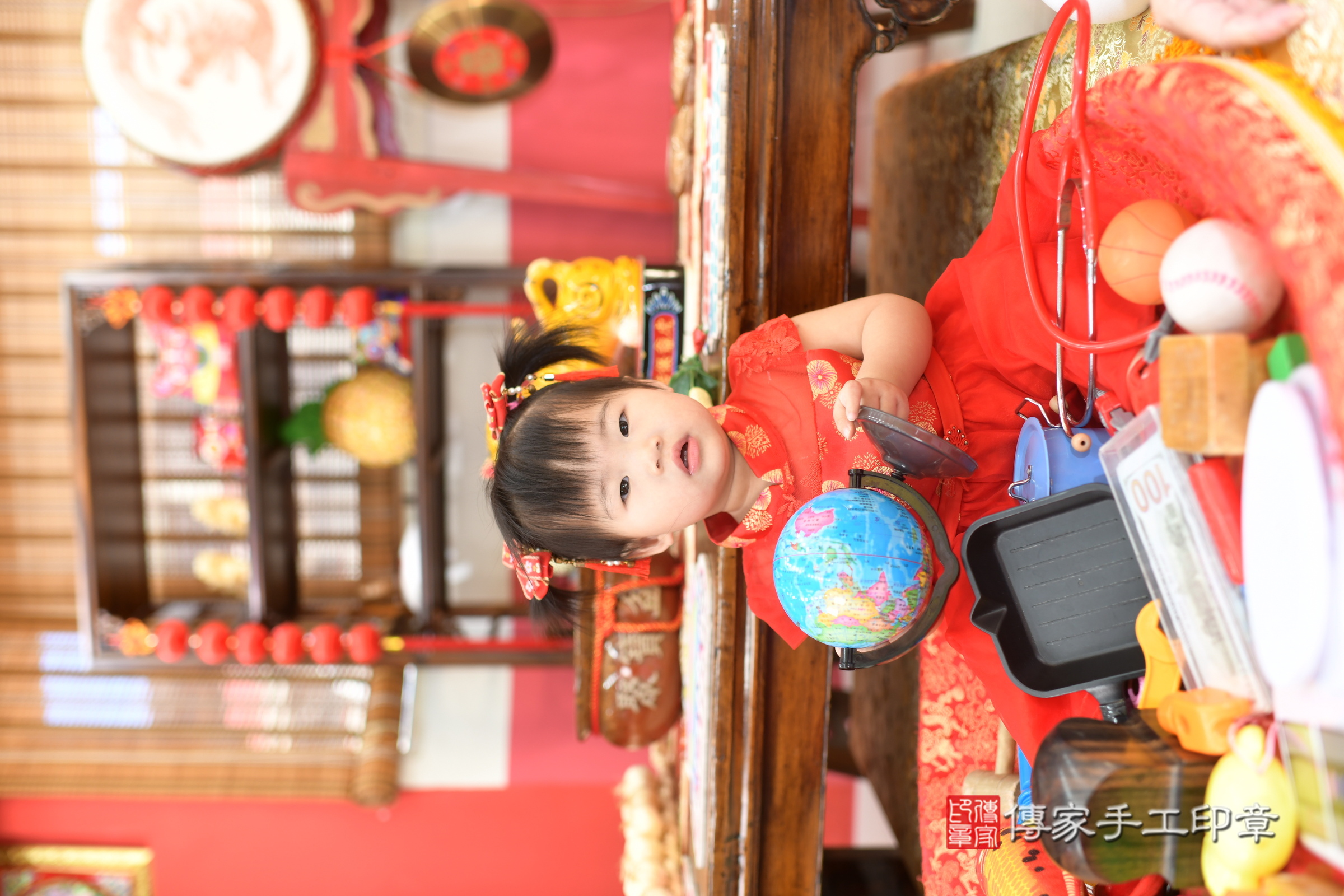 2025-09-07甄甄寶寶抓周，小孩古裝禮服照。地點：傳家「高雄店」古禮會場照片集