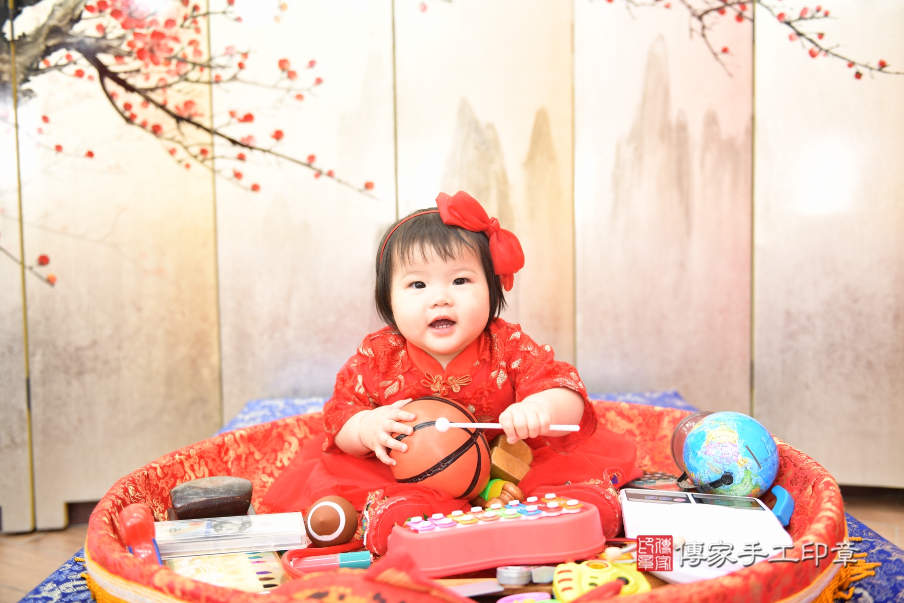 2026-02-15萱萱寶貝抓周，小孩古裝禮服照。地點：傳家「台北店」古禮會場照片集