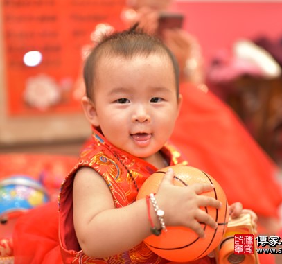 2020-02-16張寶寶，小孩禮服(女)中式古裝禮服禮照照片集