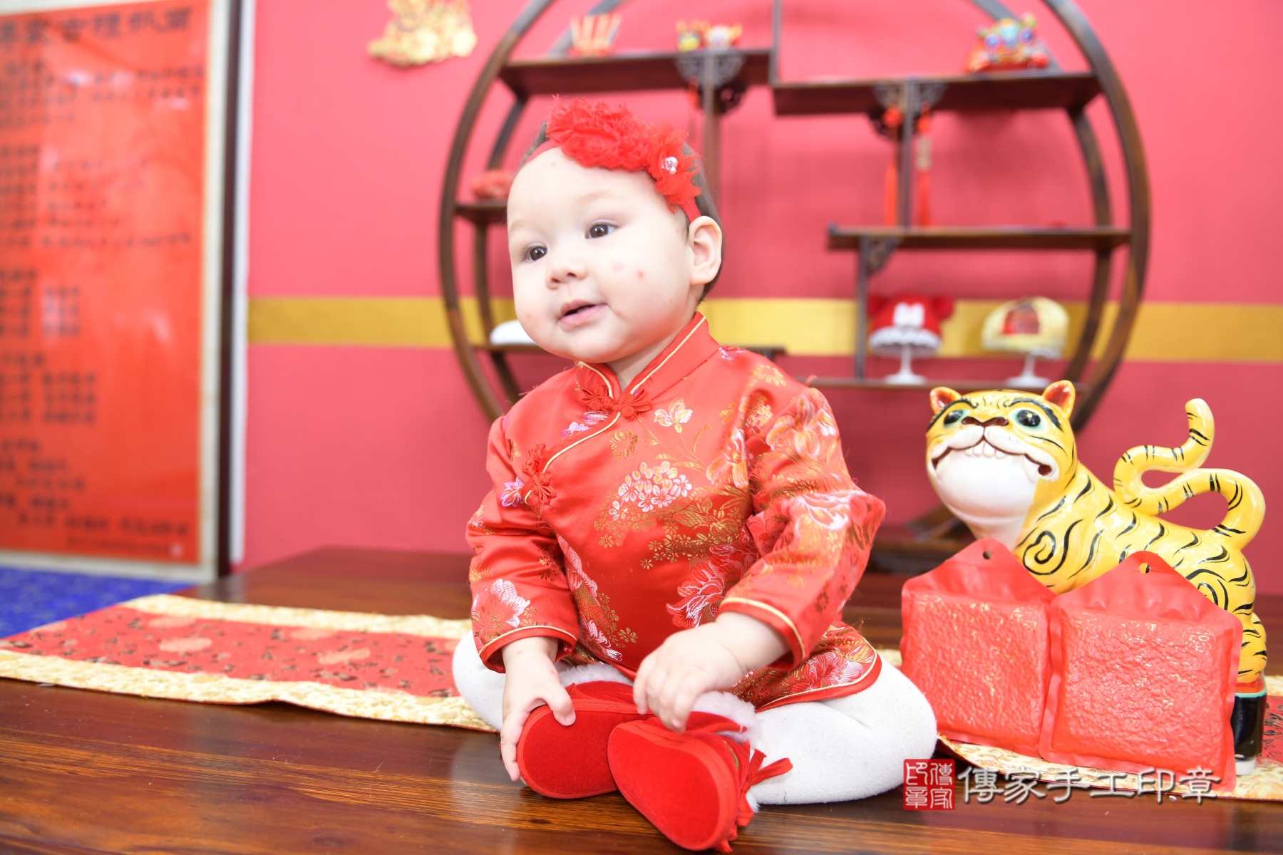 小雅寶貝抓周，小孩古裝禮服照。地點：傳家「台北店」古禮會場