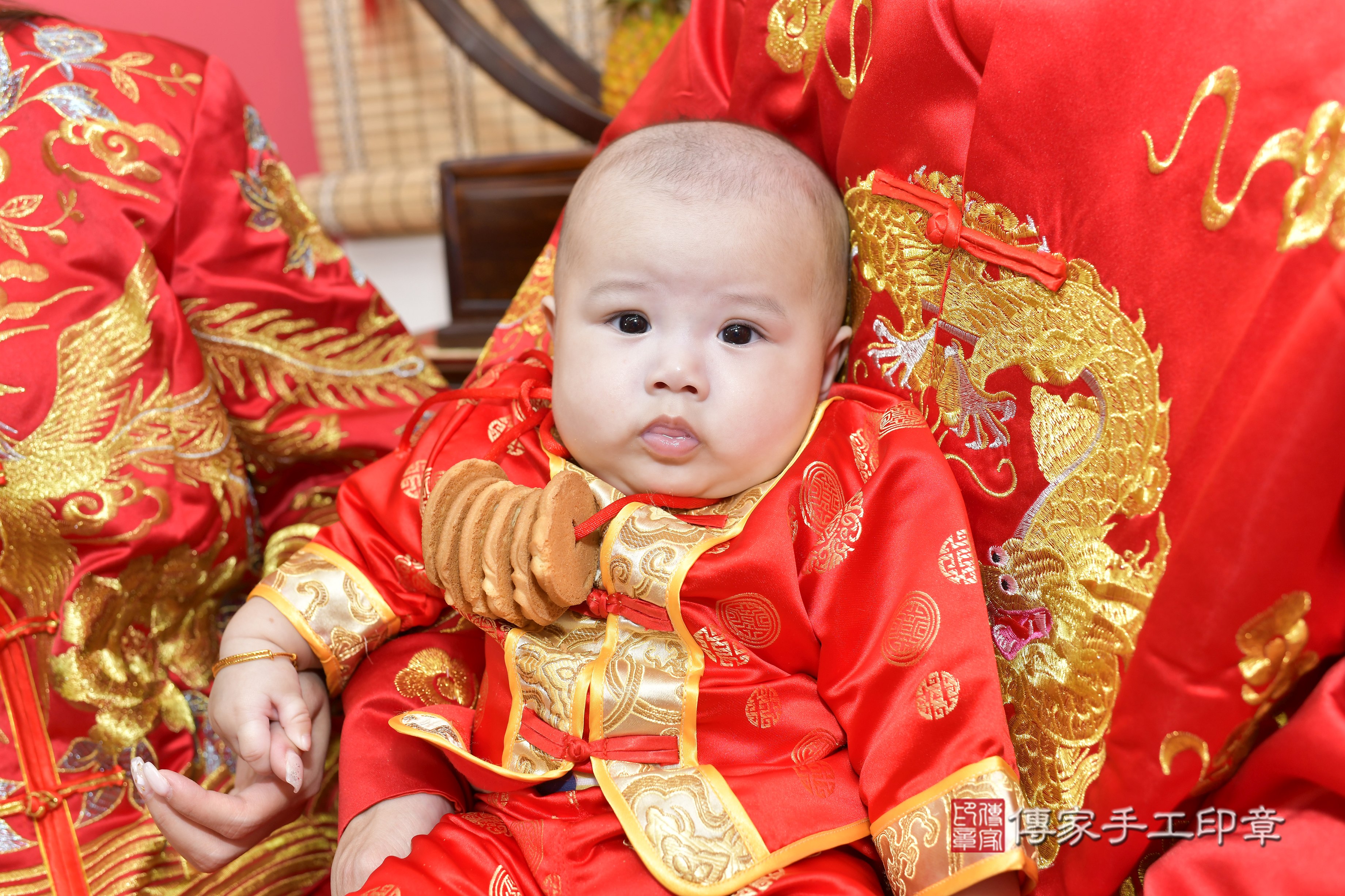 2023-10-13楊寶寶收涎，小孩古裝禮服照。地點：傳家「新竹門市店」古禮會場照片集