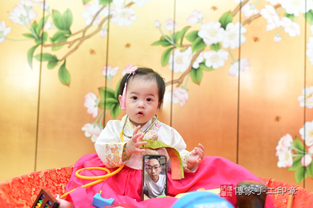 2025-11-14恩恩寶貝抓周，小孩古裝禮服照。地點：傳家「台中店」古禮會場照片集