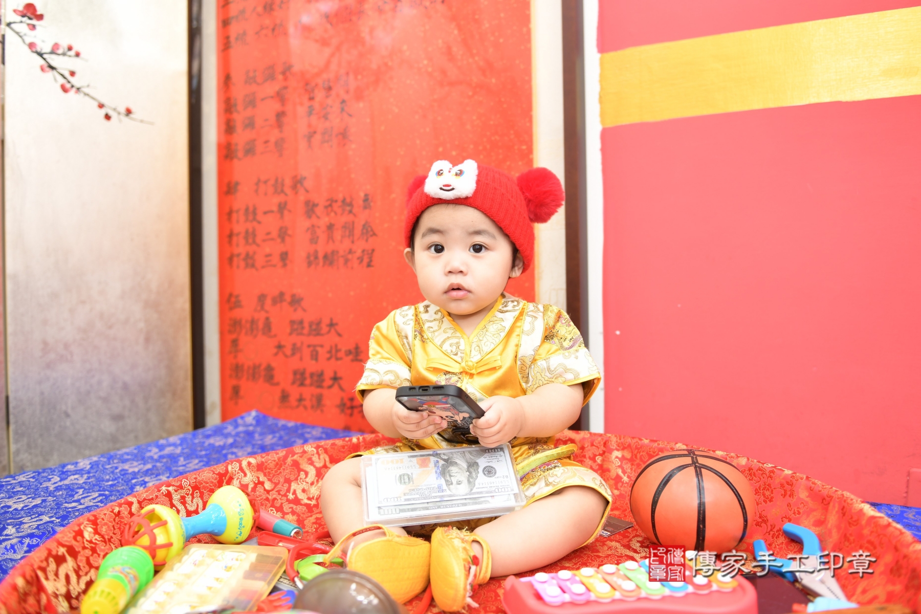 皓皓寶貝抓周，小孩古裝禮服照。地點：傳家「新北店」古禮會場