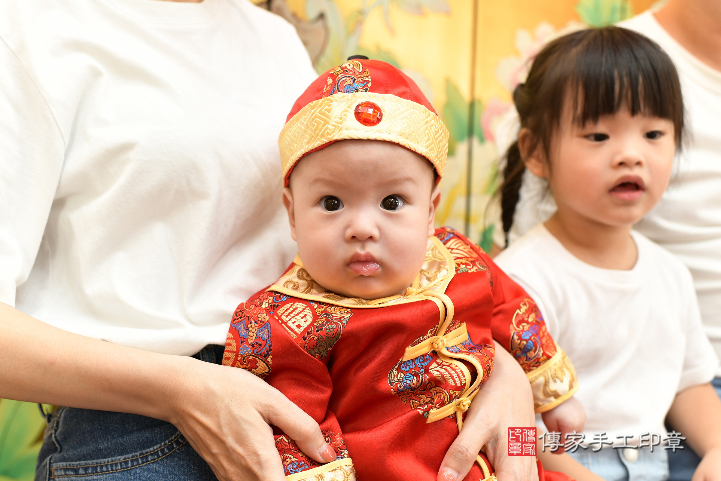 2025-08-07小垚寶寶收涎，小孩古裝禮服照。地點：傳家「台北店」古禮會場照片集